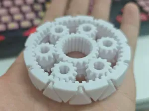 TRA三角形指尖齿轮解压按摩旋转陀螺