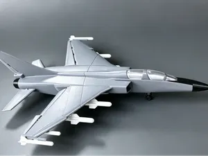 歼轰-7A,新飞豹,全动拼装版，收放起落架，开合仓，长约300，1：72