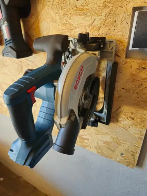 Bosch GKS 18V-57 G Wandhalterung — Image 2 of 4