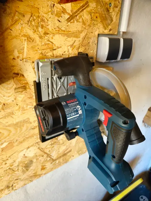 Bosch GKS 18V-57 G Wandhalterung — Image 3 of 4