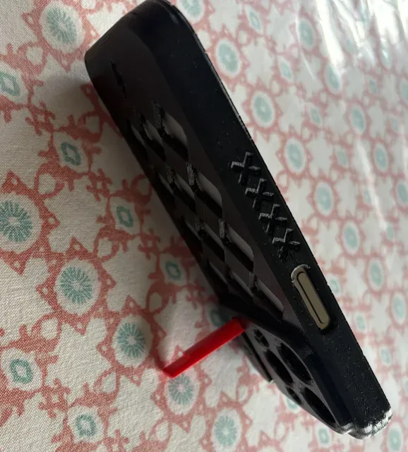 Coque iPhone 15 Pro avec support intégré — Фото 4 из 5