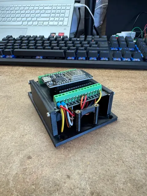 ESP32 Controller Enclosure, 3 Hot-Swappable Relays — Image 5 of 12