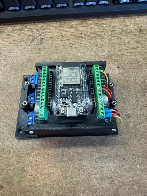 ESP32 Controller Enclosure, 3 Hot-Swappable Relays — Image 4 of 12