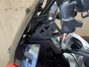 BMW S1000XR Ram mount for phone
