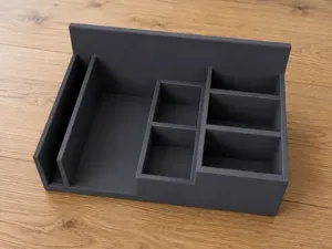 Organizér na stůl (pera, gumy, mobilní telefony)