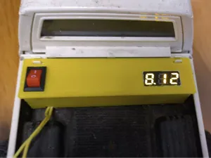 顽皮龙C24电池盖带开关及电压指示 WPL battery cover with voltmeter