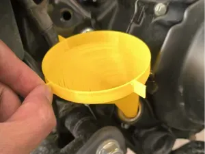 摩托车一次性机油漏斗 disposable oil funnel for motorcycle