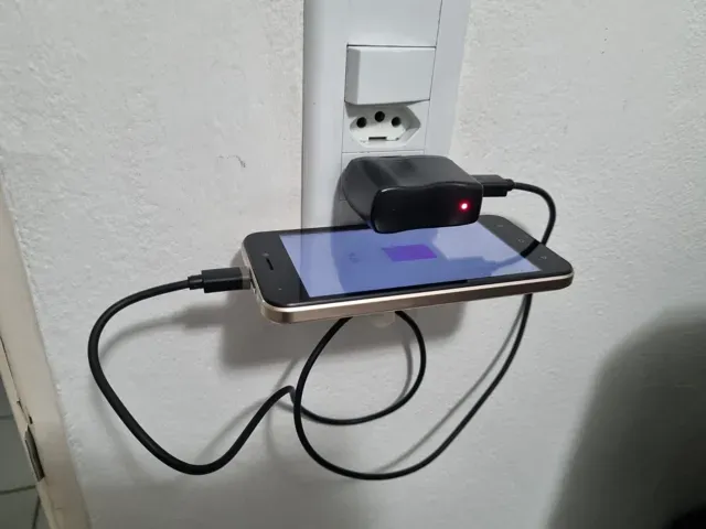 Suporte de Parede para Celular com Prateleira — Фото 9 из 10