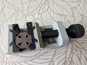 Mini Vise for Coins & Small Objects