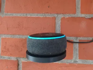 Einfache Alexa Wandhalterung