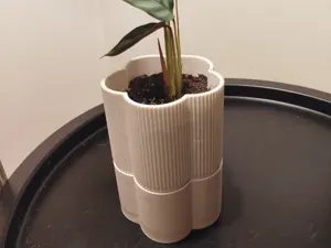 PENTAPOT self-watering planter with a wick system