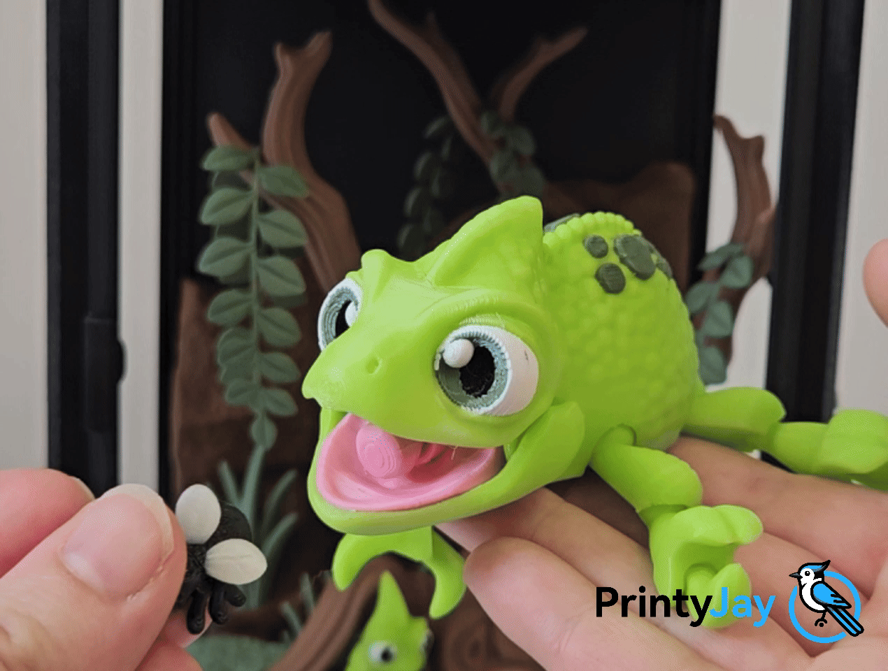 Veiled Chameleon – Tongue-Tastic Treeclimber!