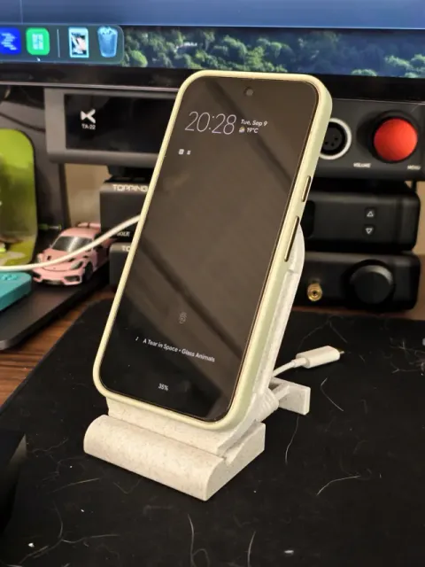 The Ultimate Adjustable Pixelsnap Charging Stand — Фото 2 из 10