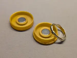 Magnetic ring case