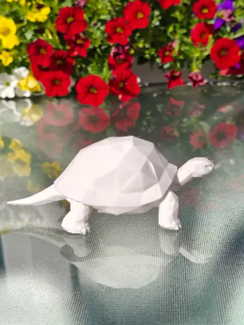 Geometric Low Poly Tortoise Figurine — Фото 7 из 10