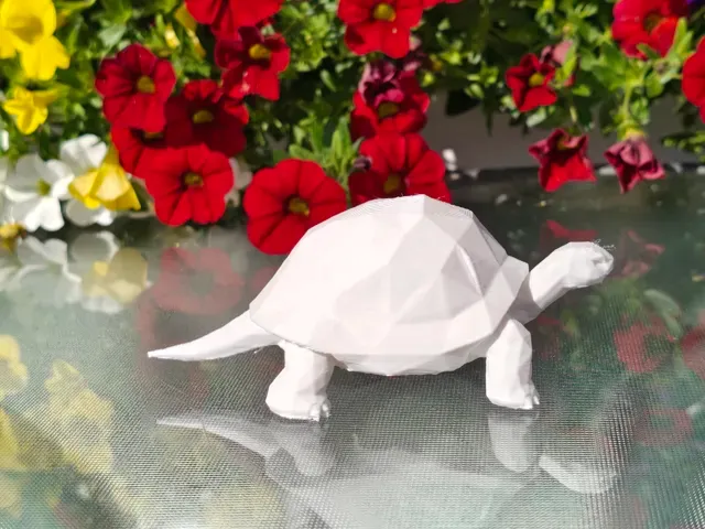 Geometric Low Poly Tortoise Figurine — Фото 4 из 10