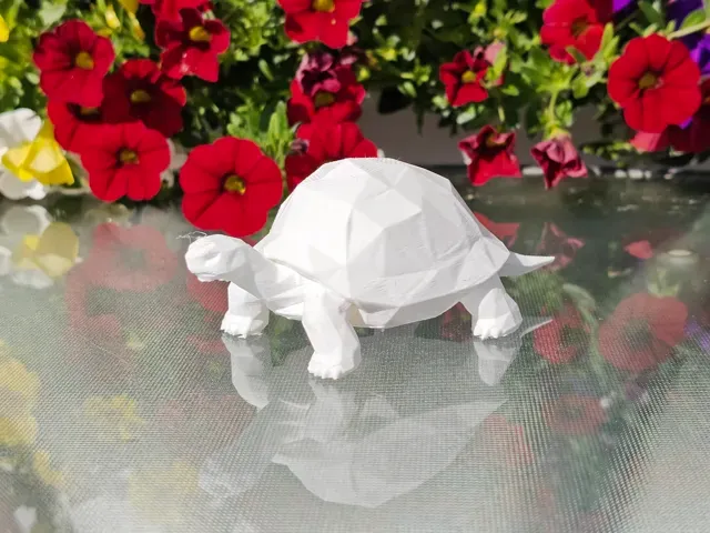 Geometric Low Poly Tortoise Figurine — Фото 2 из 10