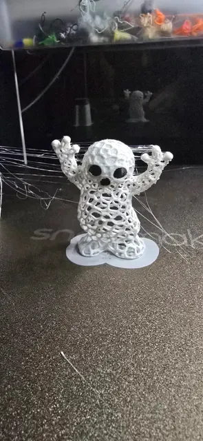 Voronoi Halloween Ghost – Spooky Decoration — Фото 2 из 4