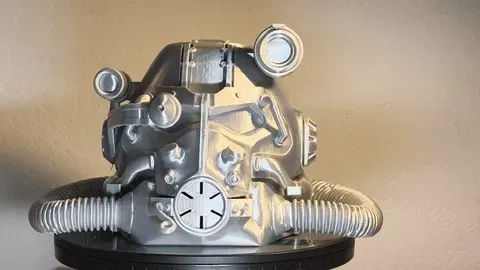 Fallout: Helmet t-60 scale — Image 13 of 16