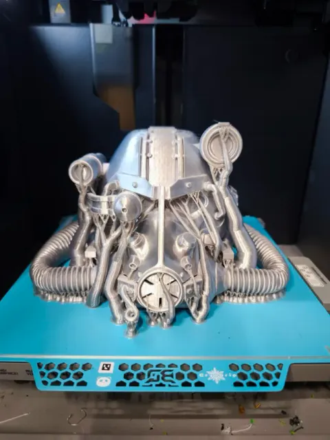 Fallout: Helmet t-60 scale — Image 12 of 16