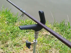 Feeder fishing rod stand