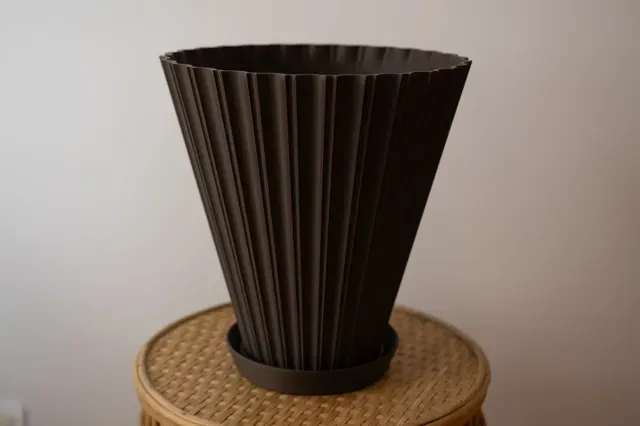 Scandi-Style Fluted Flower Pot with Drainage Tray — Фото 15 из 17