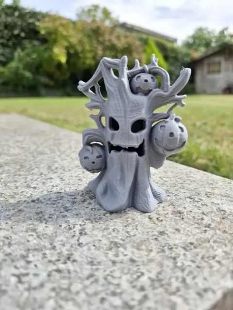 Haunted Pumpkin Tree — Image 2 of 5