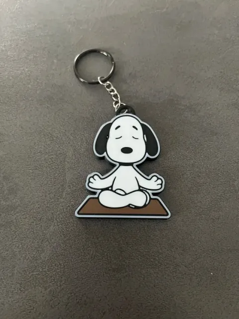 adorable Snoopy meditation keychain — Фото 2 из 3