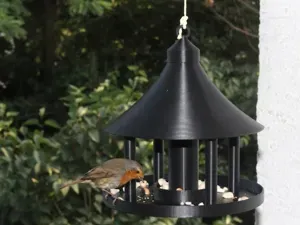 Modernes Vogelfutterhaus (wenig Filament)
