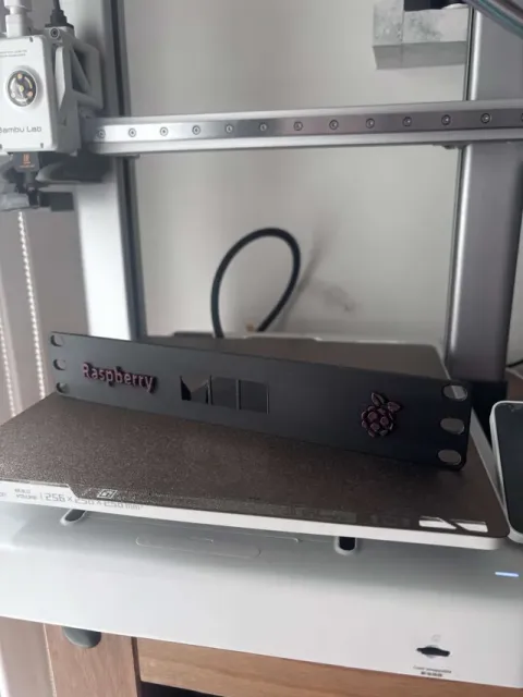 Raspberry Pi 1U 10" Rack Mount (With Standoffs) — Фото 2 из 8