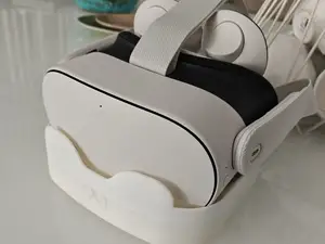 Meta Quest 3s privacy + controller stand