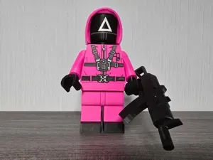 Squid Game - Guard Triangle * 500%