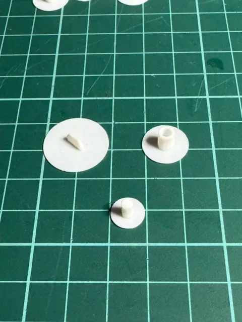 IKEA Billy hole / screw cover (3.2mm, 5mm, screw) — Image 12 of 15