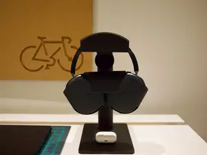 AirPods Max Stand