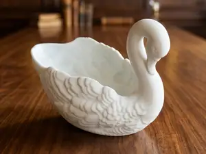 Elegant Swan Bowl / Jewelry Holder