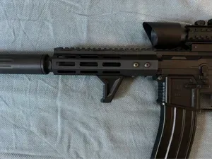 AR15 foregrip 9 - M-LOK