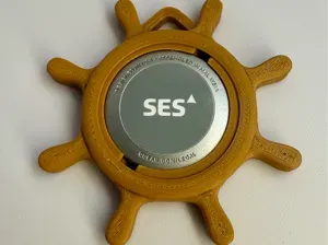 Princess Medallion Holder - Rudder Pendant Fidget