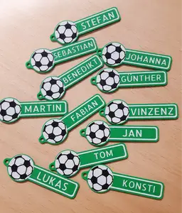 Schluesselanhaenger Fussball und wählbarem Namen