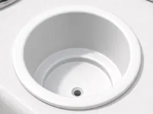 Four Winns drained cup
