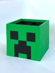 Minecraft inspired Creeper head penholder