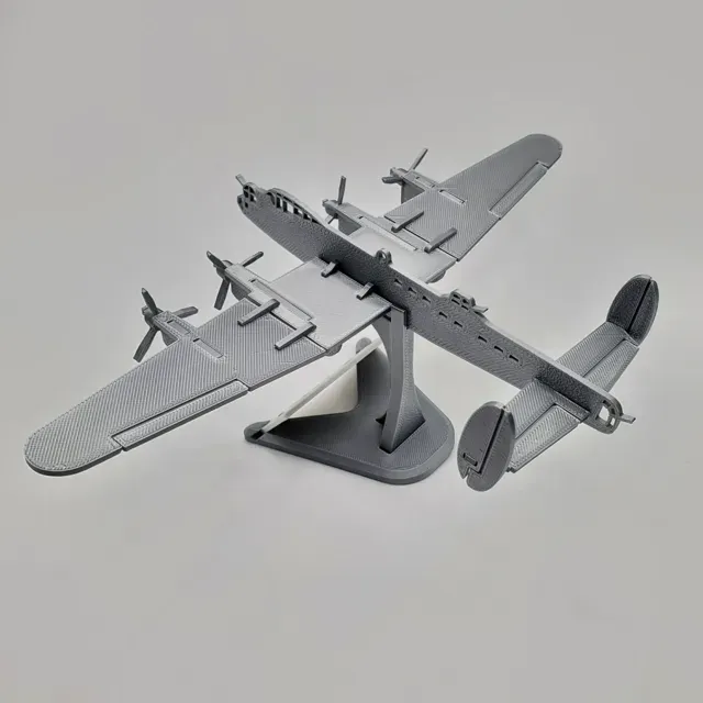 Avro Lancaster RAF WWII Bomber Model Plane Kit — Фото 6 из 9
