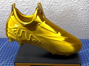 BOTA DE ORO NIKE MERCURIAL