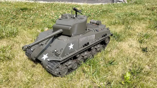 RC tank Sherman M4A3E8 1:10 — Image 2 of 4
