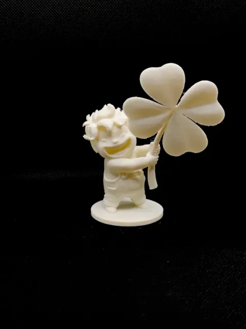 Lucky Charm Figure / Glücksbringer (New Year 2026) — Image 3 of 3
