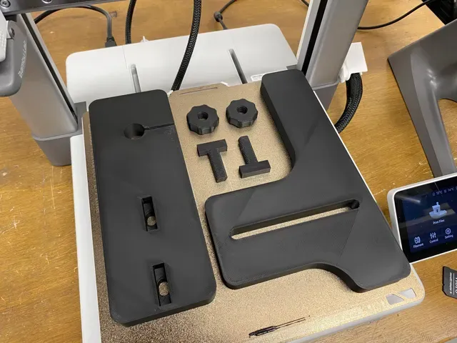 Adjustable Jigsaw Cutting Guide (90° / 45°) — Image 6 of 17