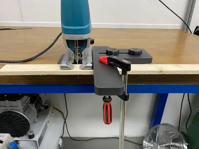 Adjustable Jigsaw Cutting Guide (90° / 45°) — Image 4 of 17