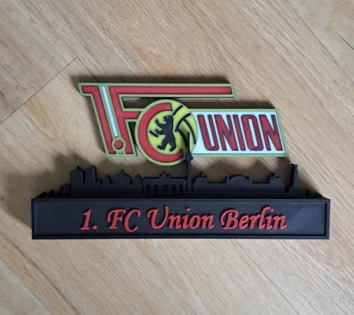 1. FC Union Berlin with skyline of Berlin Germany — Фото 2 из 4