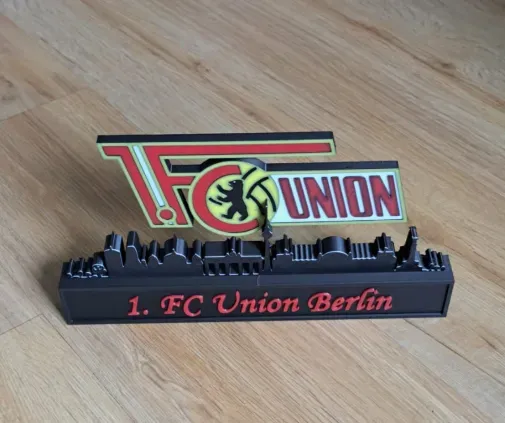 1. FC Union Berlin with skyline of Berlin Germany — Фото 3 из 4