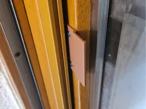 Low-Profile Balcony Door Handle for Insect Screen