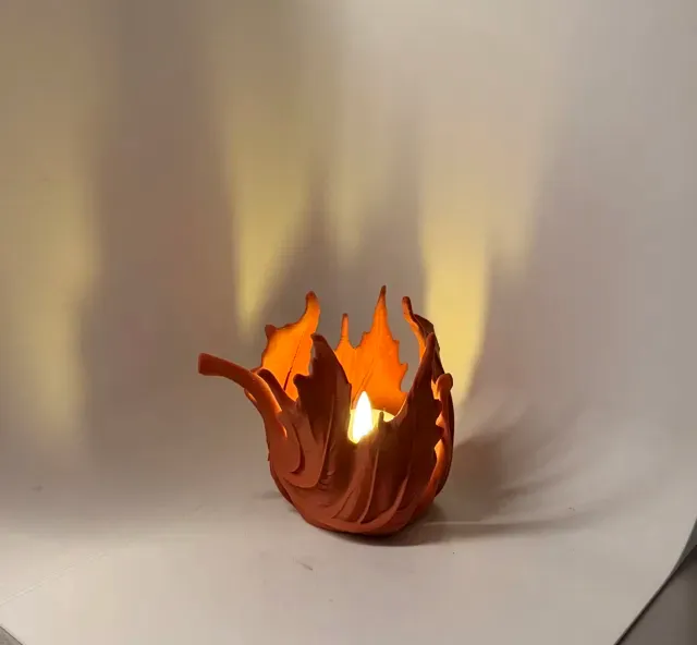 Windswept Maple Leaf - LED Tealight Holder — Фото 10 из 15